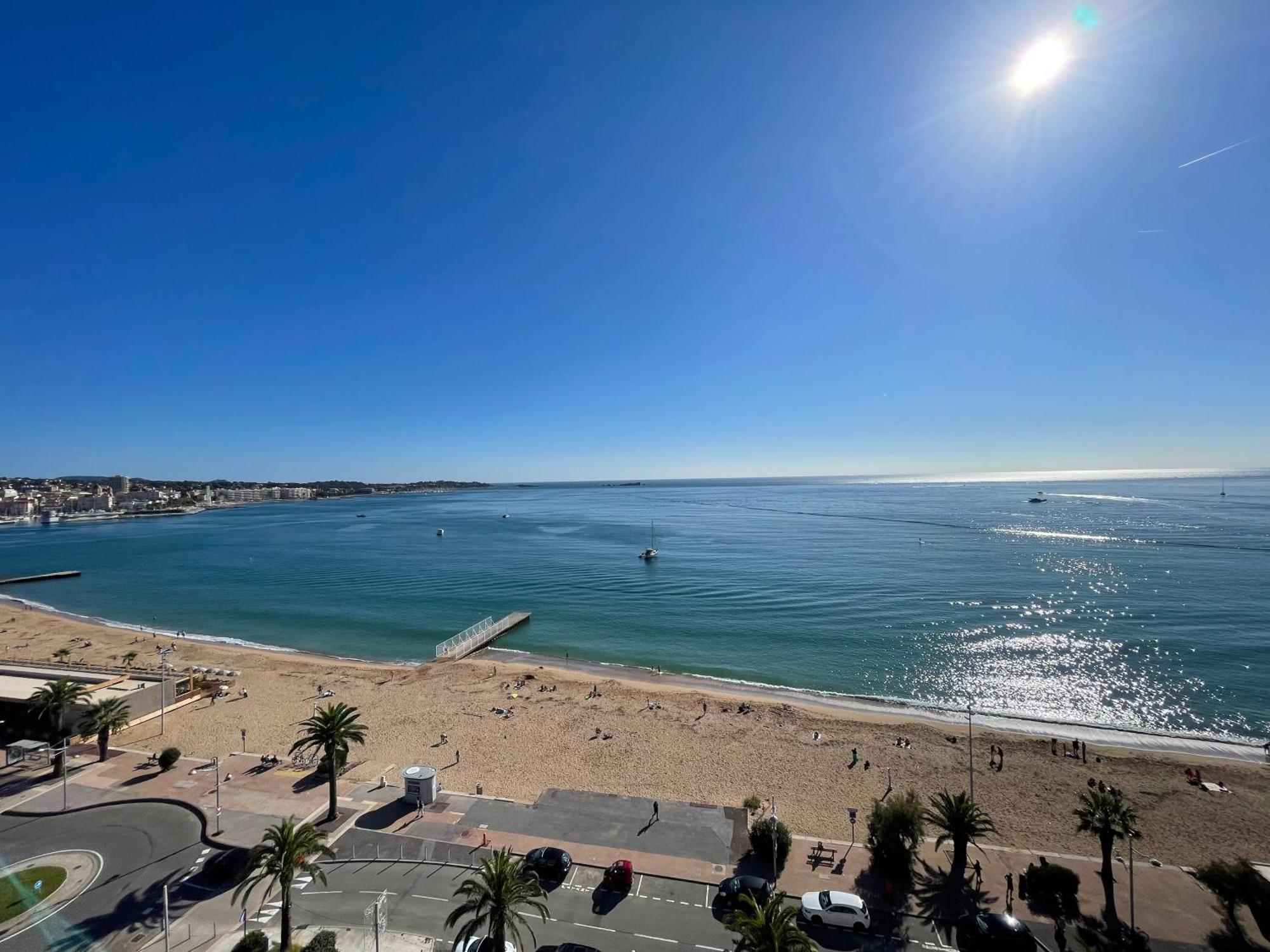 Frejus Plage - T2 -Vue Mer Feerique Apartment Exterior photo